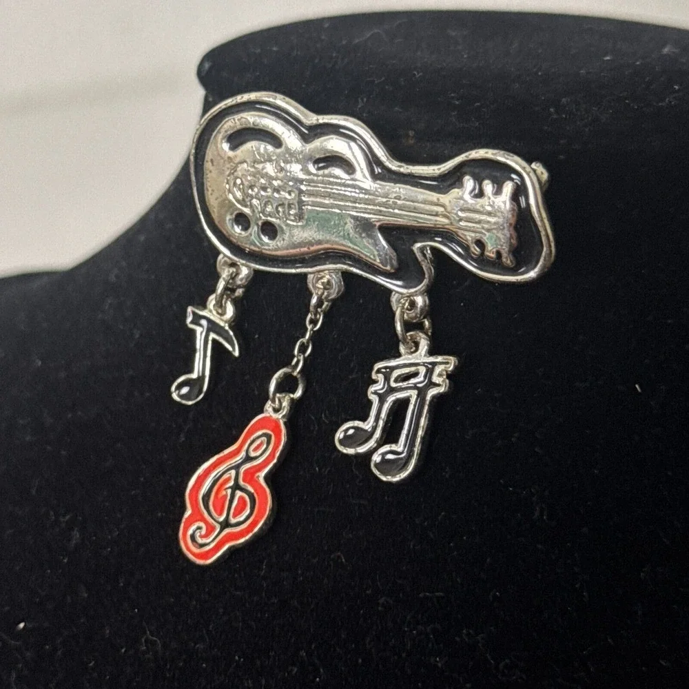 Vintage Silver-Tone Musical Guitar‎ Pin Brooch Enamel Dangle Notes Statement